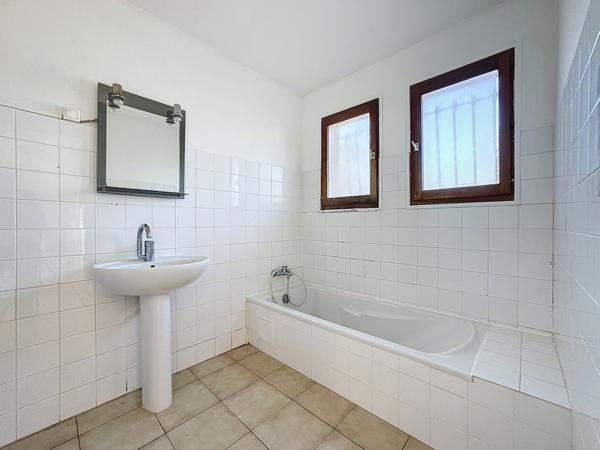 Ghisonaccia (20240) Maison de 103 m² + garage - GHISONACCIA - à partir de 289 000 €