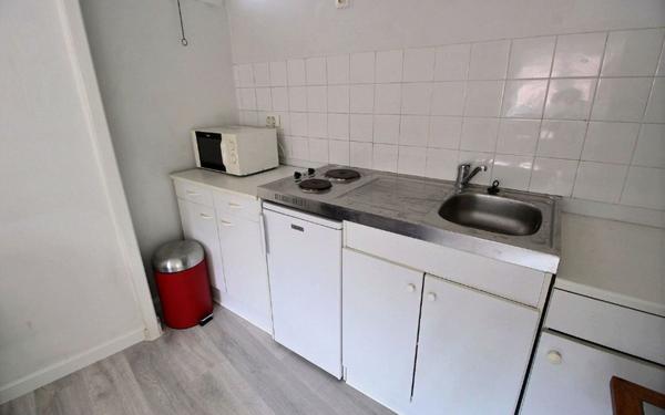 Appartement à louer    1 pièce •  Marseille 5