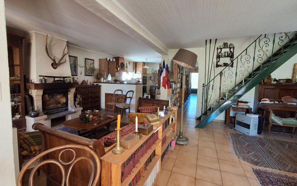 Maison à vendre    3 pièces •  Montagnac-Montpezat