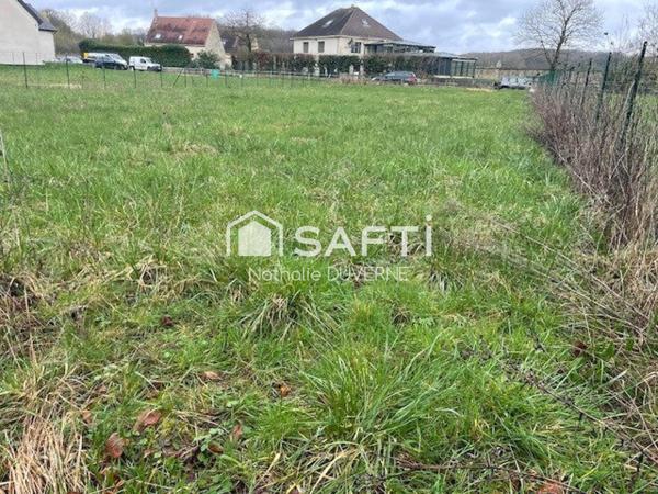 Beau terrain 961 m2 à bâtir sur 825 m2 - G1 et G2 - viabilisé - façade 19.77 ml - possibilité 2 lots - Gare routière - Ecoles