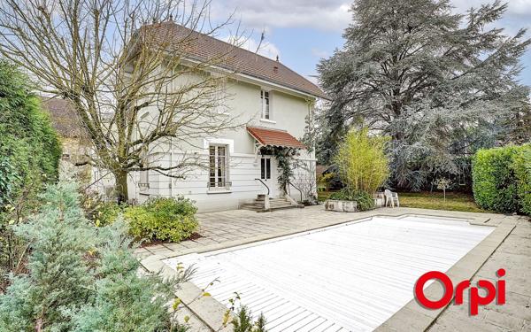 Maison à vendre    5 pièces •  La Tour-du-Pin