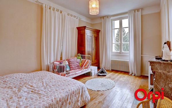 Maison à vendre    5 pièces •  La Tour-du-Pin