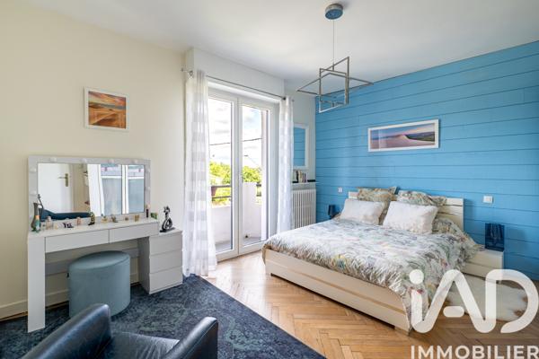 Maison à vendre 8 pièces 217 m² Villenave-d'Ornon