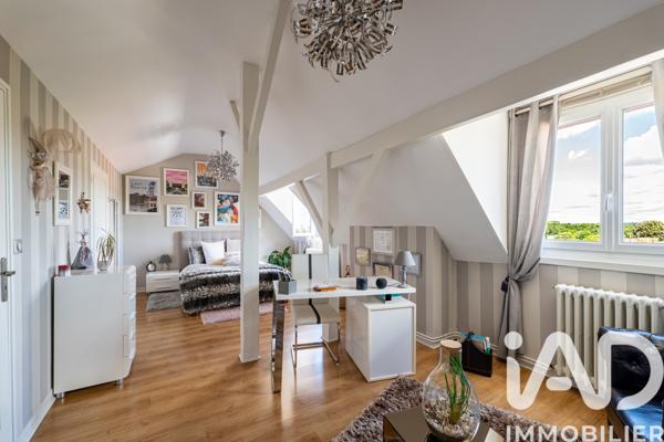 Maison à vendre 8 pièces 217 m² Villenave-d'Ornon