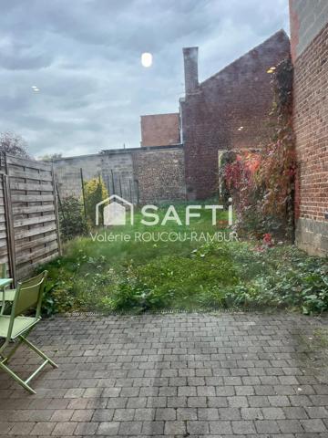 Charmante maison de ville entièrement rénovée avec jardin.