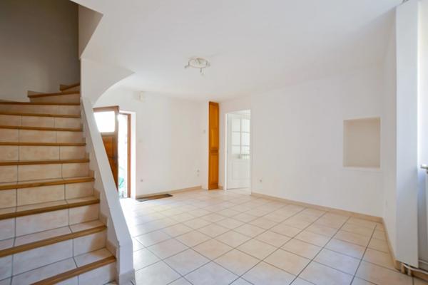 Maison de village 4 pièces – Calme, authenticité et potentiel locatif à Saint-Nazaire-de-Ladarez