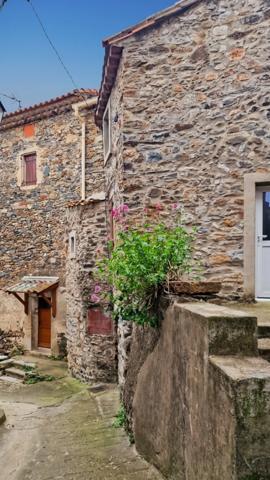 Maison de village 4 pièces – Calme, authenticité et potentiel locatif à Saint-Nazaire-de-Ladarez