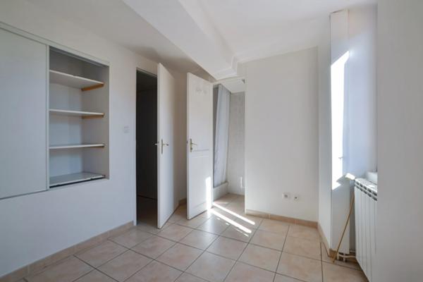 Maison de village 4 pièces – Calme, authenticité et potentiel locatif à Saint-Nazaire-de-Ladarez