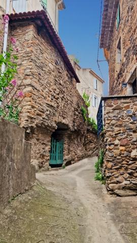 Maison de village 4 pièces – Calme, authenticité et potentiel locatif à Saint-Nazaire-de-Ladarez