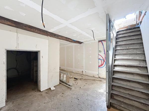 Vente                                                      Immeuble
                        
                     8 pièces                      380 m2                     à Chivy-Lès-Étouvelles