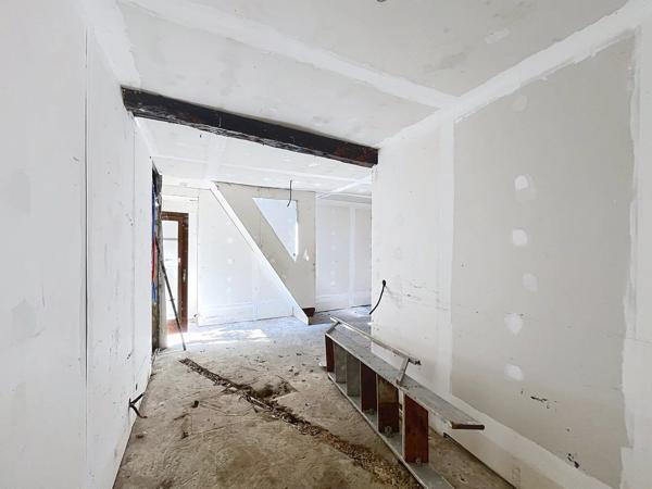 Vente                                                      Immeuble
                        
                     8 pièces                      380 m2                     à Chivy-Lès-Étouvelles