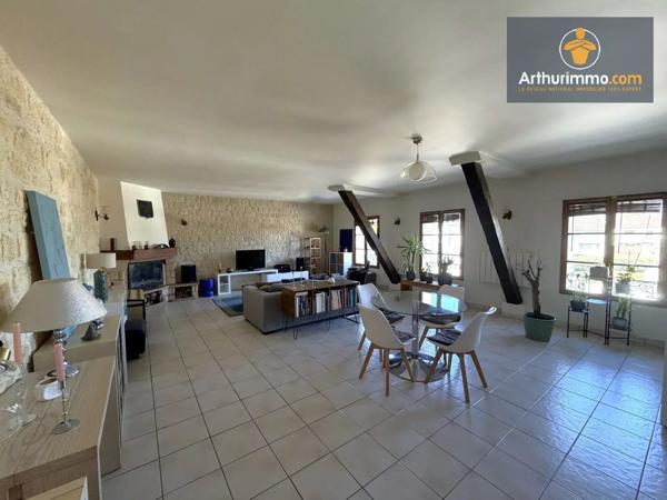 Location                                                      Appartement
                        
                     6 pièces                      177 m2                     à Venette