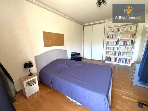 Location                                                      Appartement
                        
                     6 pièces                      177 m2                     à Venette