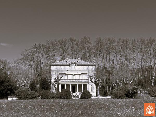 Somptueux Château de 1890 en pleine campagne entre Istres et Entressen Istres Somptueux Château de 1890 en pleine campagne entre Istres et Entressen Istres