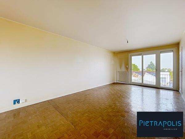 Saint-Apollinaire - T5 traversant de 93m2 avec balcons, garage et cave.