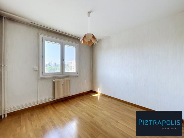 Saint-Apollinaire - T5 traversant de 93m2 avec balcons, garage et cave.