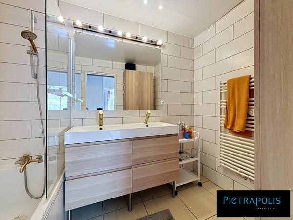 DÉCINES – T4 DE 94 M² – 3 CHAMBRES – BALCON – GARAGE EN SUS