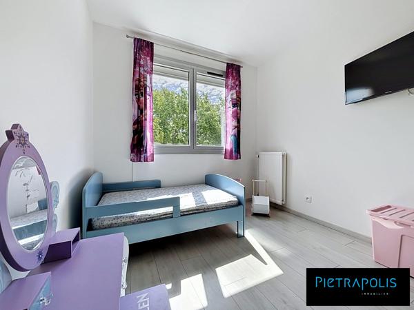 DÉCINES – T4 DE 94 M² – 3 CHAMBRES – BALCON – GARAGE EN SUS