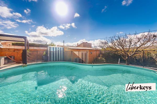 Maison T6 plain-pied garage, piscine, jardin.