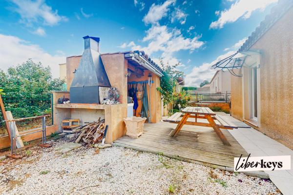 Maison T6 plain-pied garage, piscine, jardin.