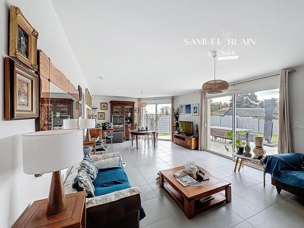 Piscine, plain de plain pied 3 ch et jardin.