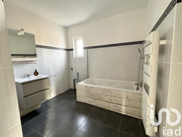 Duplex 4 pièces de 88 m² à Saint-Gilles (30800)