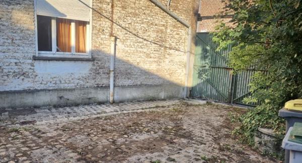 Maison
         8 pièces
        - 171 m² 89 900 € *