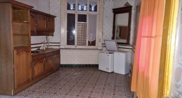 Maison
         8 pièces
        - 171 m² 89 900 € *
