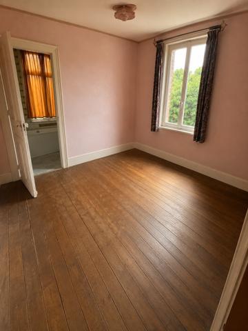 Maison
         8 pièces
        - 171 m² 89 900 € *