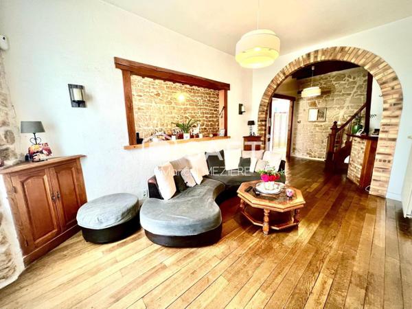 Jolie propriété sans aucun travaux.Terrain piscinable. TRIPLE VITRAGE!