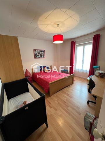 Jolie propriété sans aucun travaux.Terrain piscinable. TRIPLE VITRAGE!