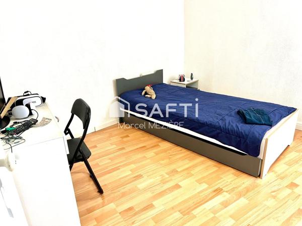 Jolie propriété sans aucun travaux.Terrain piscinable. TRIPLE VITRAGE!