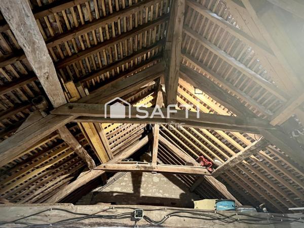 Jolie propriété sans aucun travaux.Terrain piscinable. TRIPLE VITRAGE!