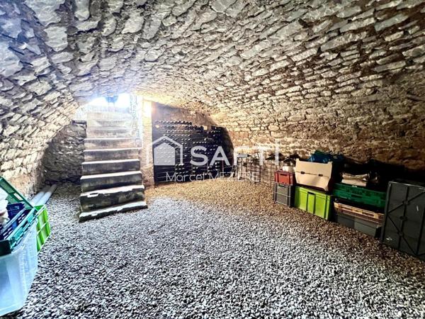 Jolie propriété sans aucun travaux.Terrain piscinable. TRIPLE VITRAGE!