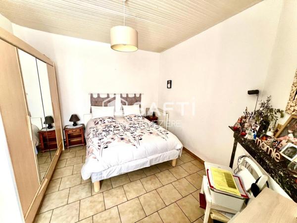 Jolie propriété sans aucun travaux.Terrain piscinable. TRIPLE VITRAGE!