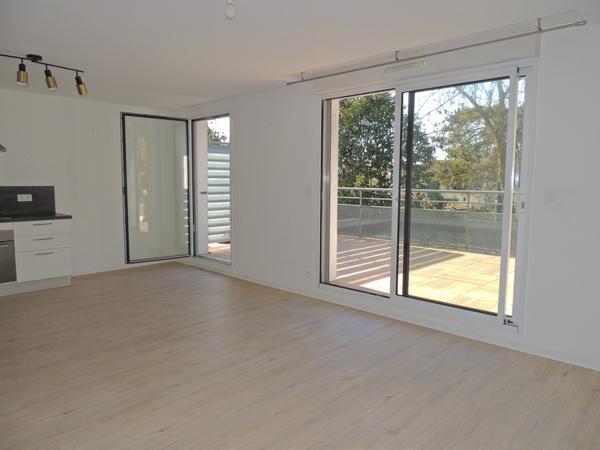 Appartement  3 pièce(s)  2 chambre(s)  64 m²