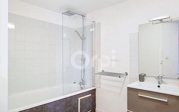 Immeuble à vendre    11 pièces • 206,44 m2 Chaumont