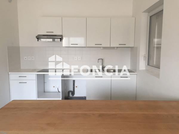 Location Appartement 2 pièces 57 m² - 259 RUE VAISSEAU LE VENGEUR Lille 59000