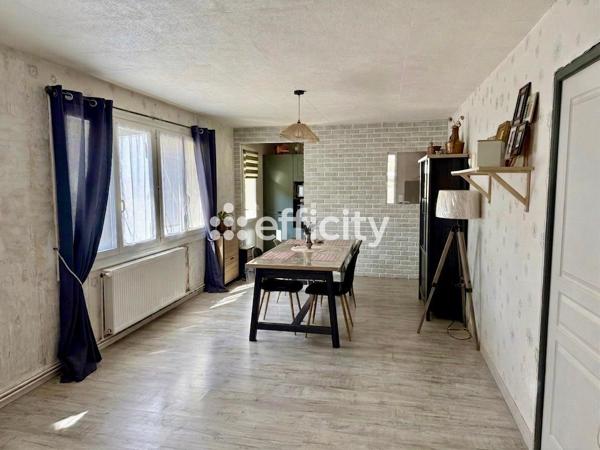Maison
         4 pièces
        - 65 m² 220 000 € *