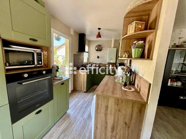 Maison
         4 pièces
        - 65 m² 220 000 € *