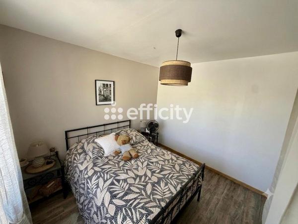 Maison
         4 pièces
        - 65 m² 220 000 € *