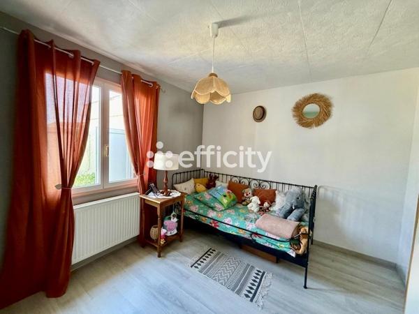 Maison
         4 pièces
        - 65 m² 220 000 € *