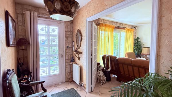 SAINTE GENEVIEVE MAISON INDIVIDUELLE SEJOUR DOUBLE, CUISINE, 3 CHAMBRES , SOUS-SOL TOTAL  AMENAGE, DEPENDANCE, GARAGE, JARDIN