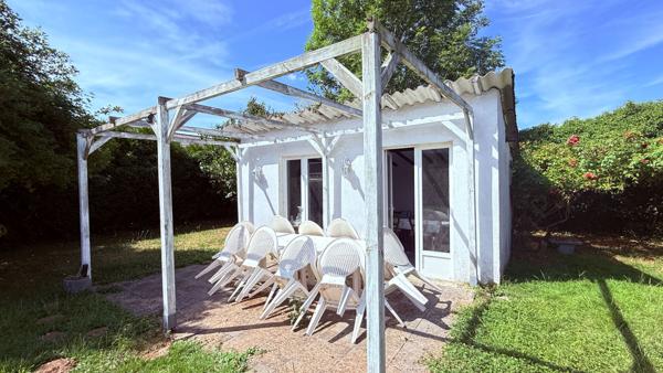 SAINTE GENEVIEVE MAISON INDIVIDUELLE SEJOUR DOUBLE, CUISINE, 3 CHAMBRES , SOUS-SOL TOTAL  AMENAGE, DEPENDANCE, GARAGE, JARDIN