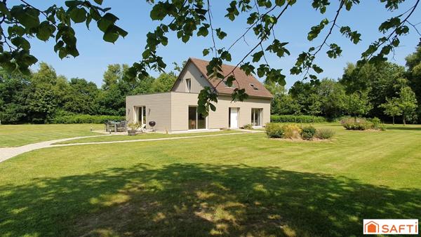 Confortable maison avec grand garage proche école et commerces