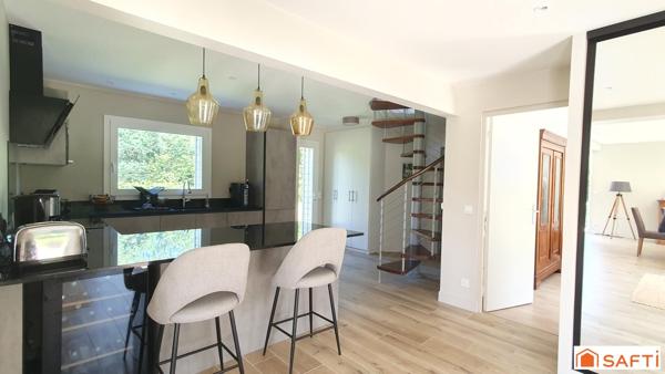 Confortable maison avec grand garage proche école et commerces