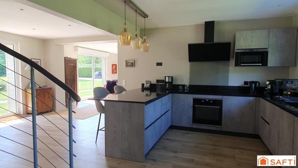 Confortable maison avec grand garage proche école et commerces