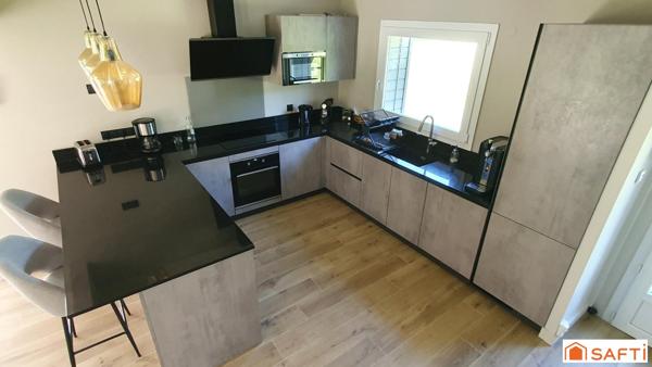 Confortable maison avec grand garage proche école et commerces