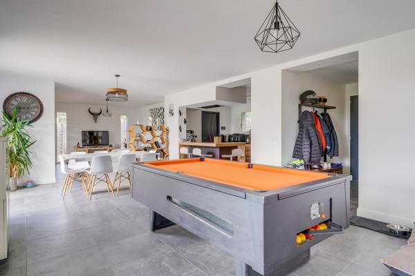 Saint-André-de-Cubzac (33240) Maison 5 pièces en R+1 de 152m2 habitables avec terrasse, piscine et garage