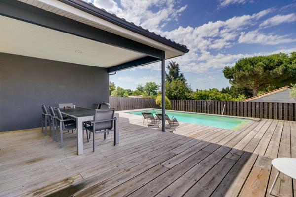 Saint-André-de-Cubzac (33240) Maison 5 pièces en R+1 de 152m2 habitables avec terrasse, piscine et garage